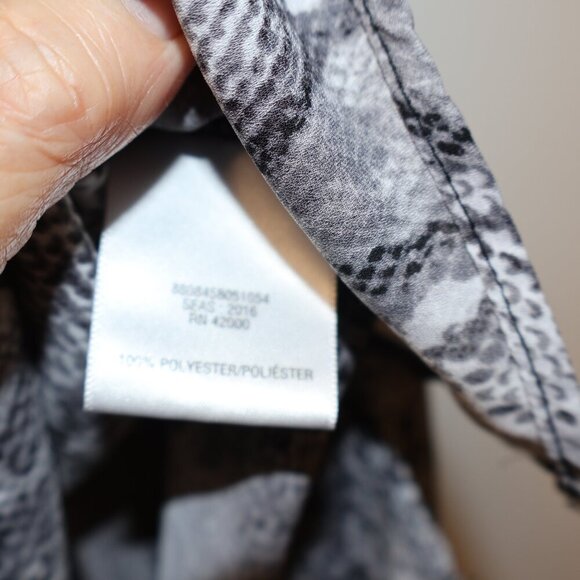 New York & Company Button Front Back Yoke, Cuffs Sz XL Chic Snake Print Blouse - Picture 8 of 14